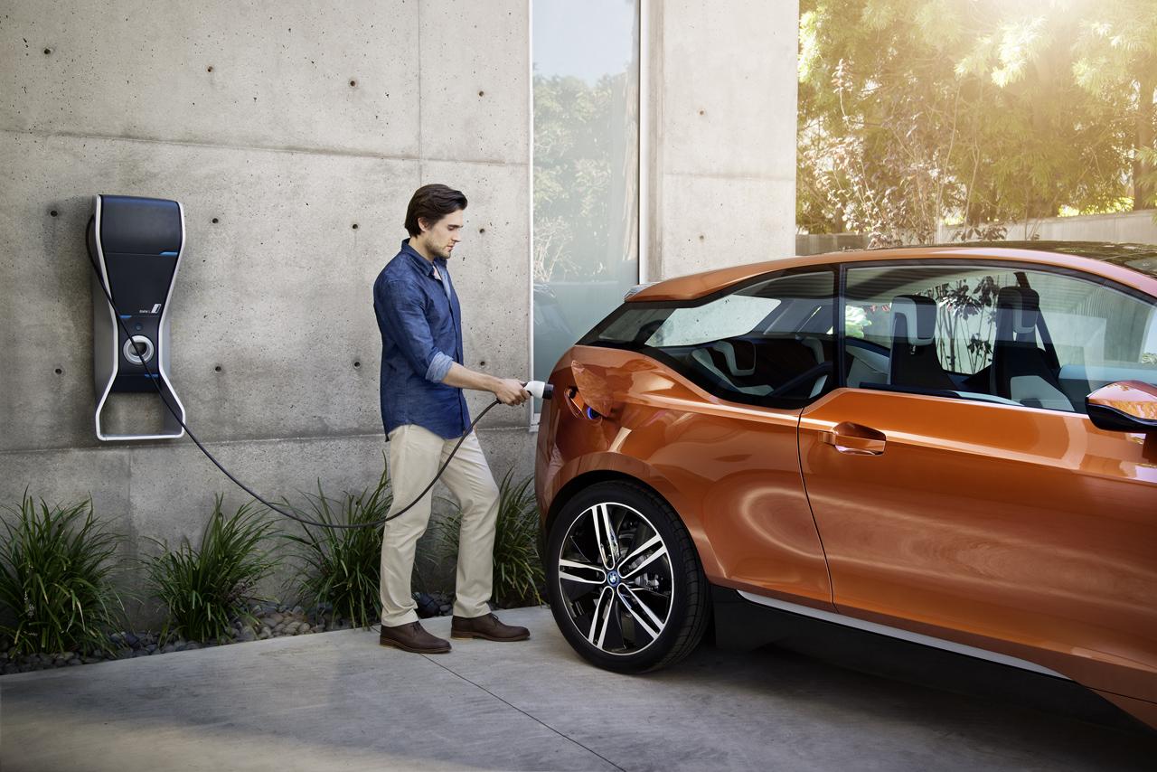 A BMW i otthoni töltési hálózat innovációja a Las Vegas-i Szórakoztató Elektronika Kiállításon